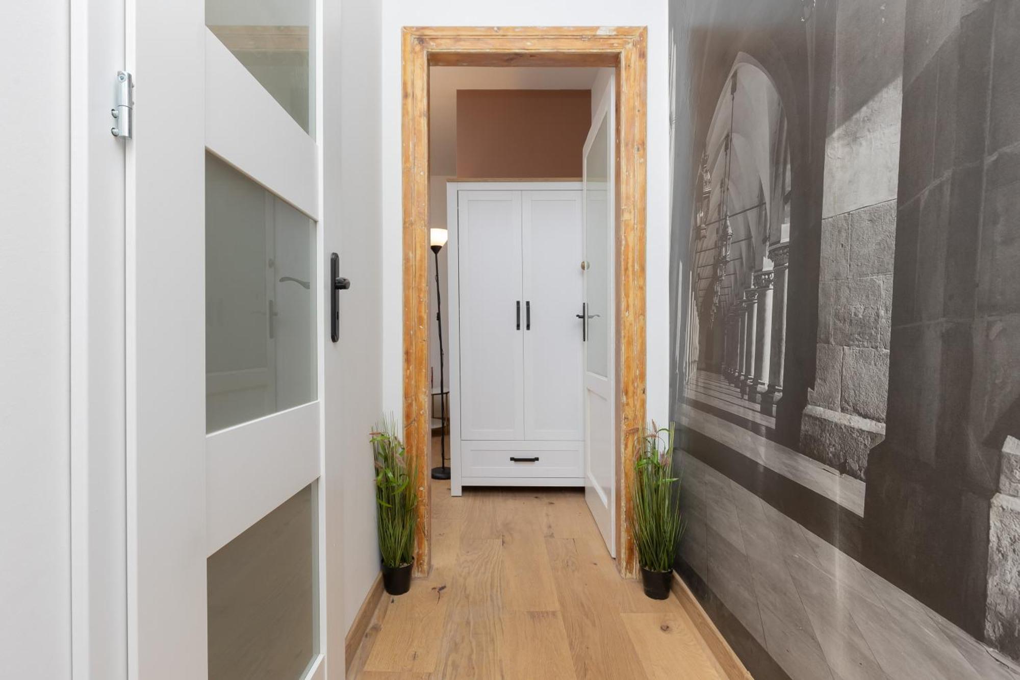 Apartment One-bedroom Kazimierz For Office Starowislna By Renters Krakau